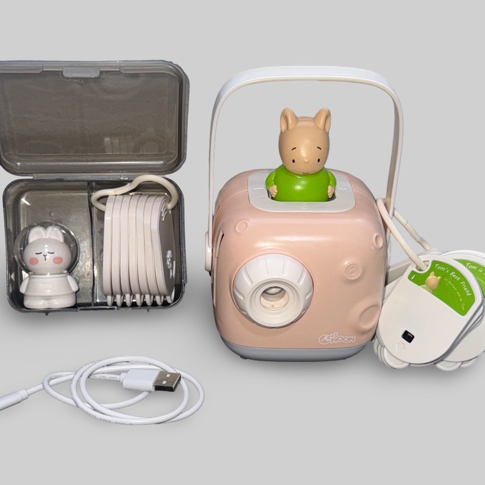 Zzz Moon Storytelling Projector - 2 figurines - 15 story disks- Pink- Kids 3+